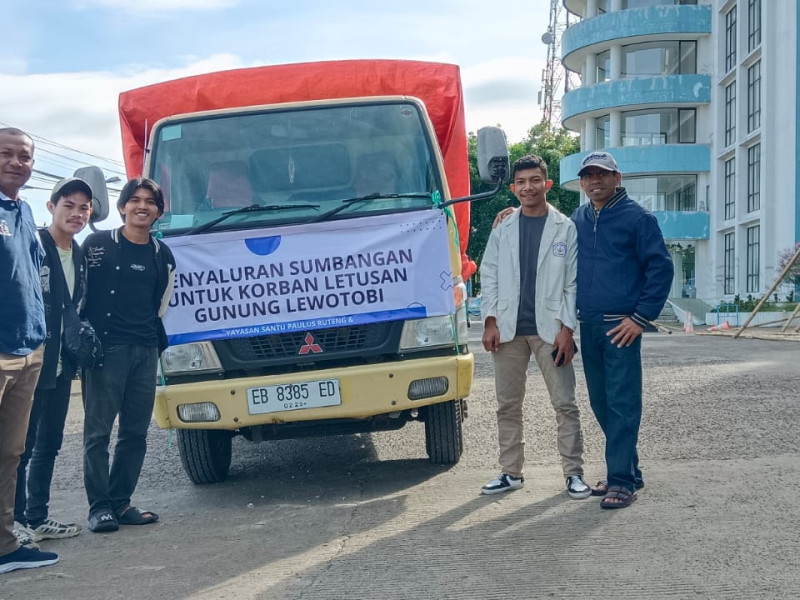 Unika St. Paulus Ruteng Salurkan Bantuan untuk Korban Letusan Gunung Lewotobi