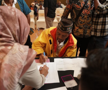 Sambut Natal, PLN UIP Nusra Gelar Penyampaian Nilai Ganti Kerugian Pengadaan Tanah PLTP Ulumbu 5-6 Poco Leok