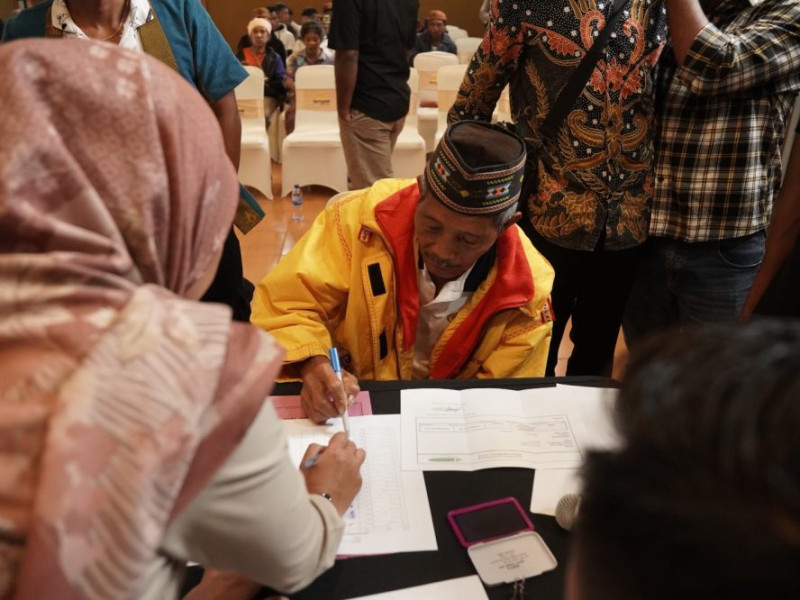 Sambut Natal, PLN UIP Nusra Gelar Penyampaian Nilai Ganti Kerugian Pengadaan Tanah PLTP Ulumbu 5-6 Poco Leok