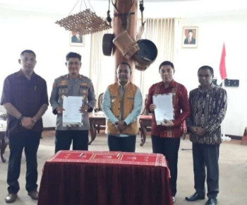 Bupati Hery Nabit Hibahkan Aset Pemda di Tiga Kecamatan ke Polres Manggarai