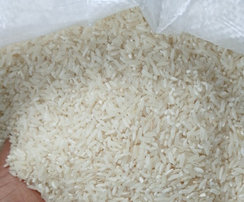 Bantu Masyarakat, Piter Henoek Hadirkan Beras Premium Murah di Ruteng & Reo