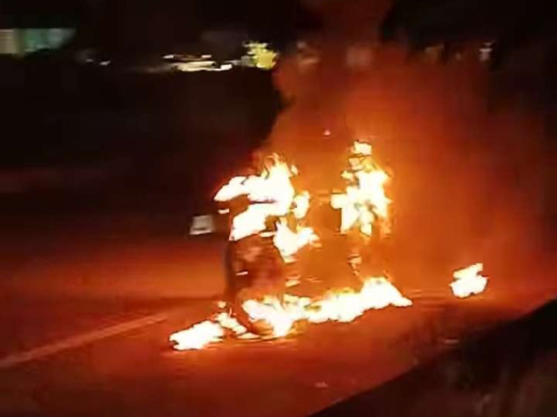 Protes Ulah Satlantas Polres Mabar yang Jadi Begal, Pengendara di Labuan Bajo Membakar Motor