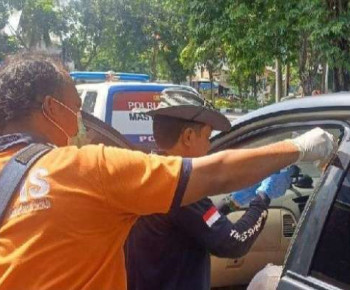 Pria dan Wanita Surabaya Meninggal Bersama dalam Mobil