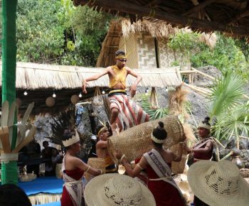Wagub Johni Asadoma Hadiri Festival Olang Mangsari 2025 di Alor