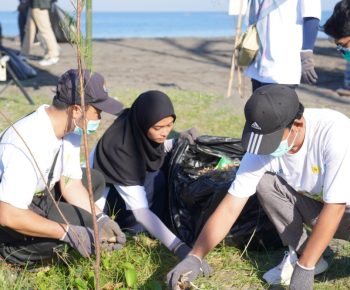 Sambut Hari Lingkungan Hidup Sedunia, PLN UIP Nusra Gelar Bersih Pantai Loang Baloq
