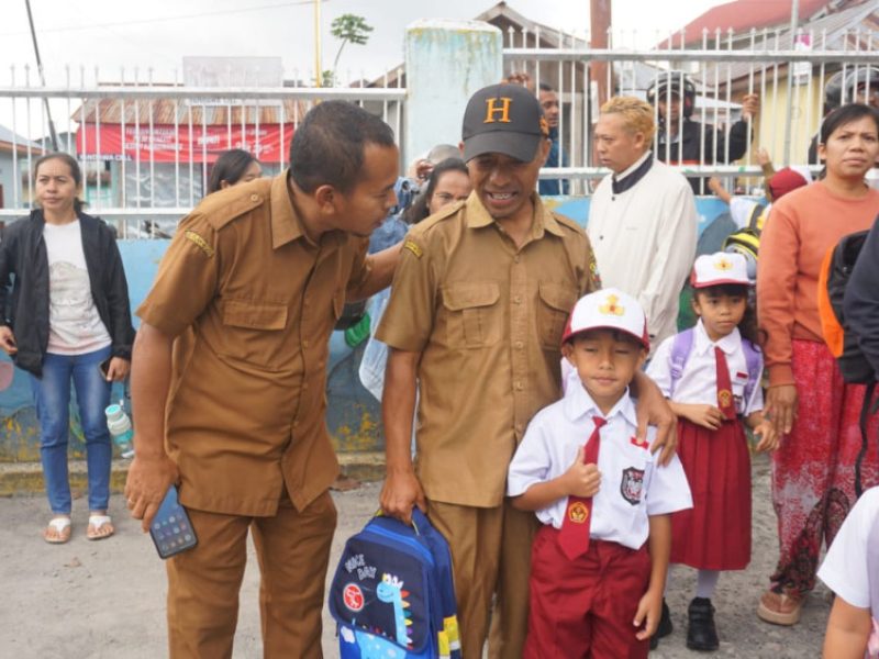 GATI Sebaya, ASN di Ruteng Antar Anak ke Sekolah