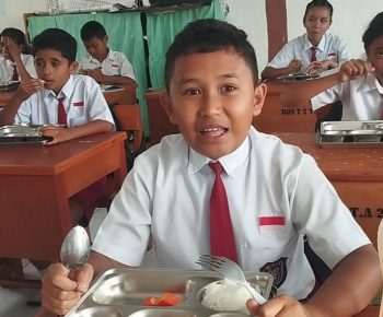Program Makan Bergizi Gratis Sentuh 5.945 Siswa di Manggarai, Dorong Generasi Sehat dan Cerdas