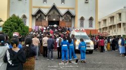 Jenazah Alm RD Herman Ando tiba di Ruteng, Disambut Bupati dan Wakil Bupati di Katedral Lama