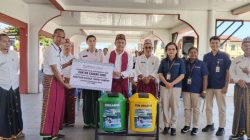Dinas Lingkungan Hidup Manggarai Apresiasi Bantuan Tong Sampah dari BPJS Kesehatan
