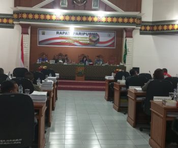 Titip Presensi Anggota DPRD Manggarai, Jemali dan Rihi Minta Sidang Diskors