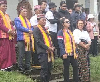 Utsus Pariwisata Zita Anjani Rayakan HAN ke 41 di SDK Denge, Bagikan Kado Spesial