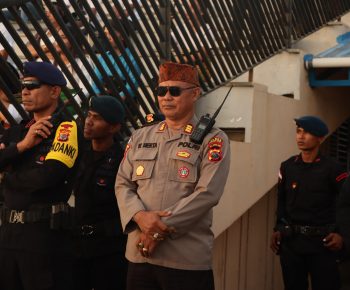 Promosi Budaya, Polisi Kompak Gunakan Topi Re’a Saat Amankan Festival Golo Koe 2025