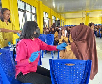 Posyandu Remaja, Puskesmas Reok Gelar Imunisasi Tetanus Difteri dI MAN 1 Manggarai