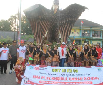 SMAS Plus Khoirul Ummah Payung Raih Juara 2 Karnaval HUT RI ke-80