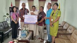 Bank NTT Cabang Ruteng Kembali Bantu Paroki Katedral Ruteng