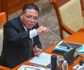 Inosentius Samsul Sah Jadi Hakim MK Gantikan Arief Hidayat