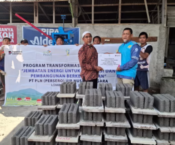 PLN Manfaatkan FABA PLTU Jeranjang Jadi Batako Ramah Lingkungan untuk Fasilitas Umum dan Sekolah