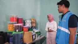 TJSL PLN UIP Nusra Gandeng Komunitas GELISAH Ubah Sampah Plastik Jadi Produk Bernilai Ekonomi