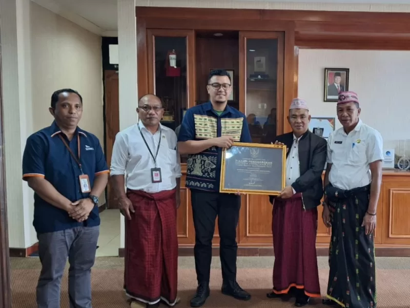 Pemkab Manggarai Dapat Penghargaan BPJS Ketenagakerjaan