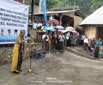Sapa Warga Liang Bua, Hery Nabit Rela Kehujanan