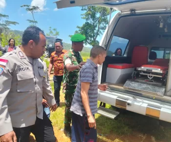 TNI Peduli, Babinsa di Manggarai Dampingi Rujukan Pasien ODGJ