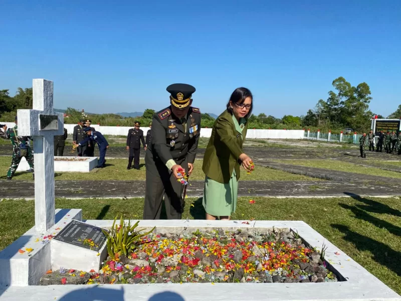 HUT TNI ke-80, Kodim 1612/Manggarai Ziarah ke TMP Lalong Tana
