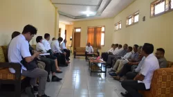 Respon Kasus Gigitan HPR di Karot, Wabup Fabi Abu Gelar Rapat Koordinasi Darurat