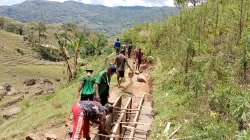 TMMD Bantu Petani, Kodim 1612/Manggarai Perbaiki Irigasi di Beamese