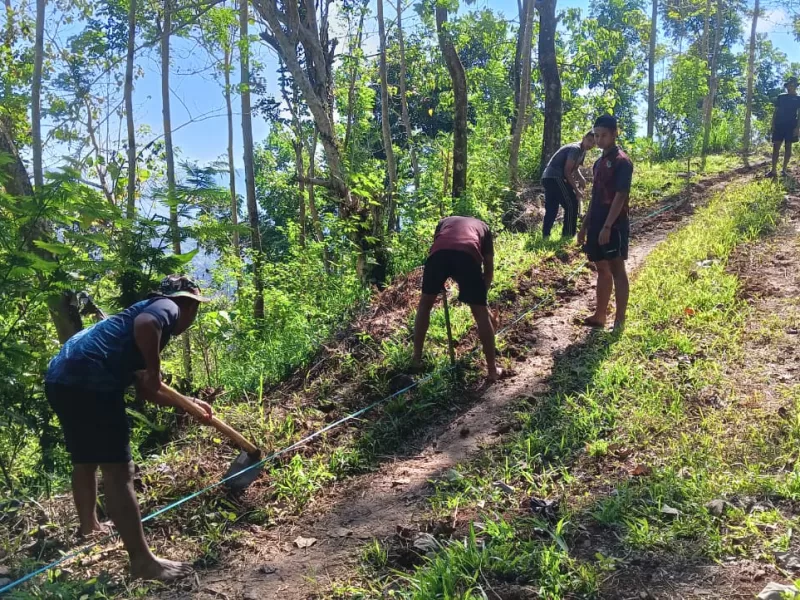 Kodim 1612 Bangun Harapan Lewat Jalan Baru di Manggarai