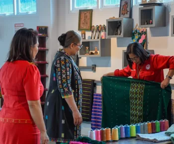 Meldyanti Hagur: Songke Cerminan Identitas dan Kekayaan Budaya Lokal Manggarai