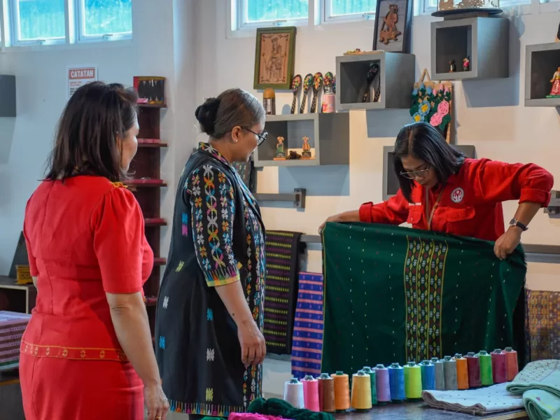 Meldyanti Hagur: Songke Cerminan Identitas dan Kekayaan Budaya Lokal Manggarai