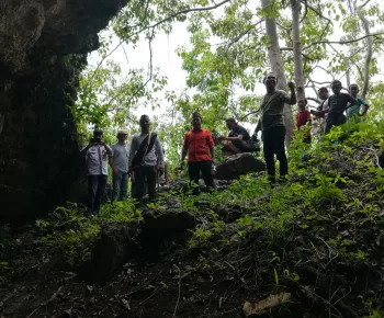 Liang Kekep di Desa Benteng Tubi, Hotel Alam Tiga Lantai Tempat yang Sempurna bagi Petualang