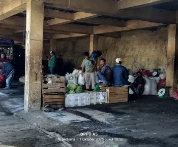 Susah Maksimal, Poco-Poco Penertiban Paris Ruteng