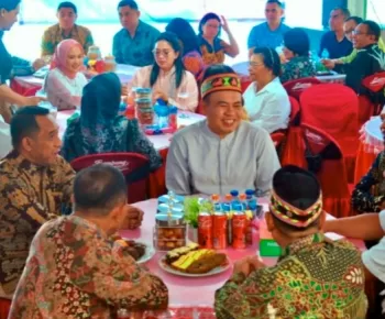 Bupati Hery Rayakan Momen Lebaran Bersama Tokoh Muslim di Langke Rembong dan Reok