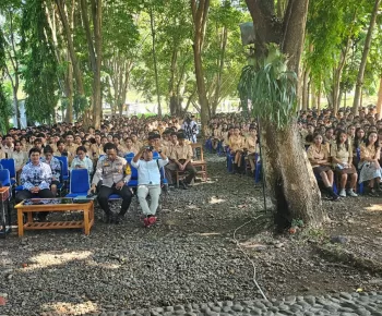 Densus 88 Bekali Siswa St. Familia Wae Nakeng Tangkal Radikalisme di Era Digital