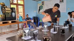 Dukung Ekonomi Lokal, PLN UIP Nusra Hadirkan Teknologi Pengolahan Kopi untuk Petani Wewo