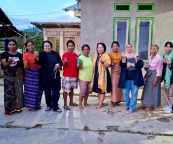 Tim GSSD UI Dampingi Penenun Manggarai Menuju Standar Ekspor Eropa