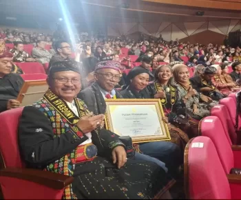 Felix Edon Raih Penghargaan dalam Anugerah Kebudayaan Indonesia Kategori Pelestari Musik Tradisional Manggarai