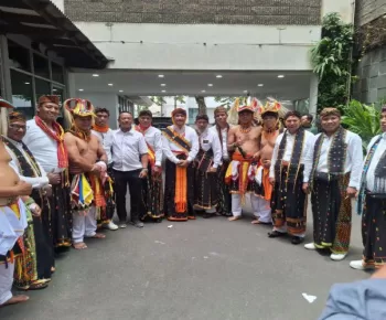 Pro Kebudayaan, Diaspora Manggarai di Jakarta Sambut Bupati Hery Nabit dalam Balutan Budaya