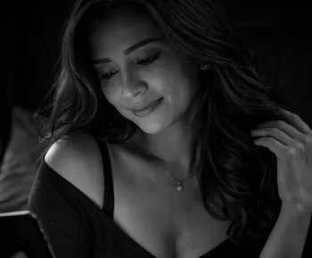 Pesona Usia Matang: Emak-Emak Usia 40-an Ternyata Menarik Perhatian Pria Muda