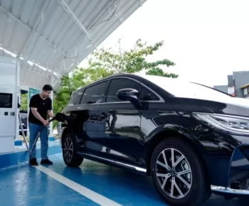 Permudah Mobilitas Kendaraan Listrik, PLN Operasikan 4.655 SPKLU Sepanjang 2025