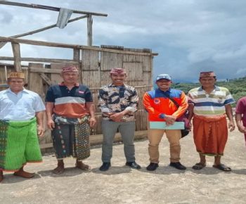 BPBD Manggarai Tinjau Lokasi Rumah Rusak Akibat Cuaca Ekstrem di Desa Benteng Tubi