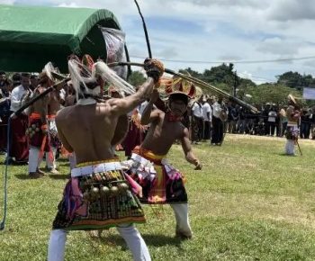 Pentas Tari Caci di Samarinda Jadi Simbol Persatuan Warga Manggarai di Tanah Rantau