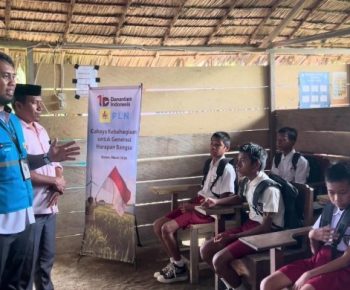 Danantara Indonesia dan PLN Salurkan 5.000 Paket Perlengkapan Sekolah ke Tiga Provinsi di Indonesia