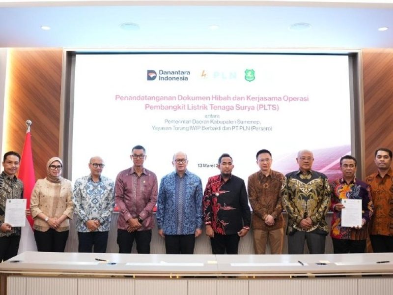 Danantara Indonesia Inisiasi Hibah PLTS Sumenep ke Pemda, PLN Siap Suplai Listrik Bersih Bagi 2.000 KK