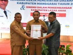 Ketua DPRD Manggarai Paulus Peos Serahkan Pokok-Pokok Pikiran Rakyat dalam Musrenbang RKPD 2027