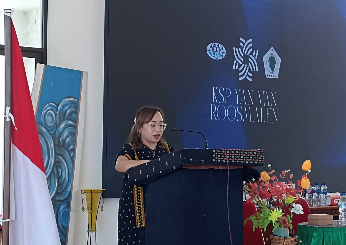 Dalam sambutan pembuka, Susana Carolina Eden menegaskan bahwa RAT tidak sekadar menjadi agenda tahunan, melainkan momentum refleksi bersama untuk memperkuat fondasi koperasi. Sumber Foto: Elvis Hadun
