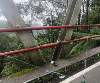 Luka Sunyi di Jembatan Cangar: Ketika Rasa Sakit Tak Menemukan Bahasa