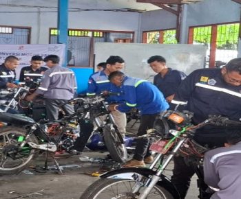 PLN UIP Nusra Dorong Kemandirian Energi Daerah, Siswa SMK Aloisius Ruteng di Manggarai Luncurkan Kendaraan Listrik Hasil Konversi