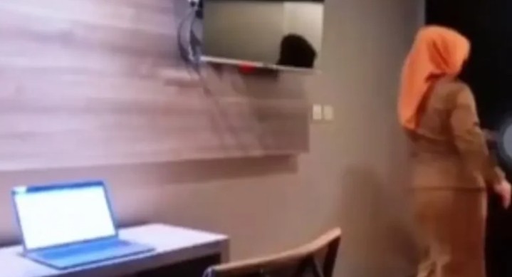 Link Video Viral Guru Bahasa Inggris di TikTok dan X, Ada Video Full?
